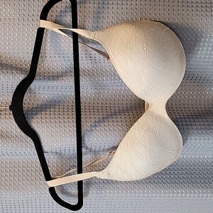 Warner's Bra Unbelievable UnWire Demi - 1526 Lace 34D